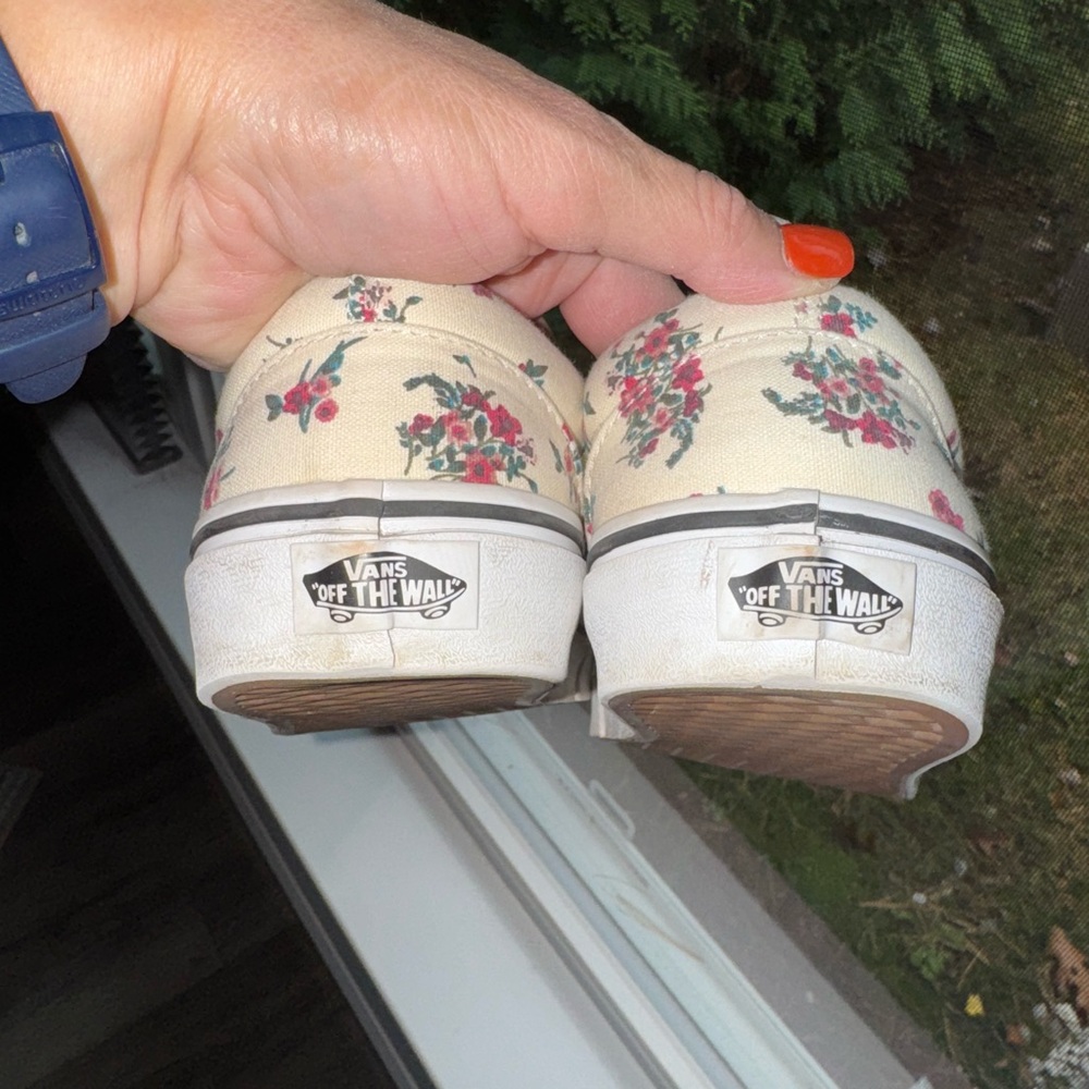 Vans Cream Floral Slip-On Shoes - Picture 6 of 9